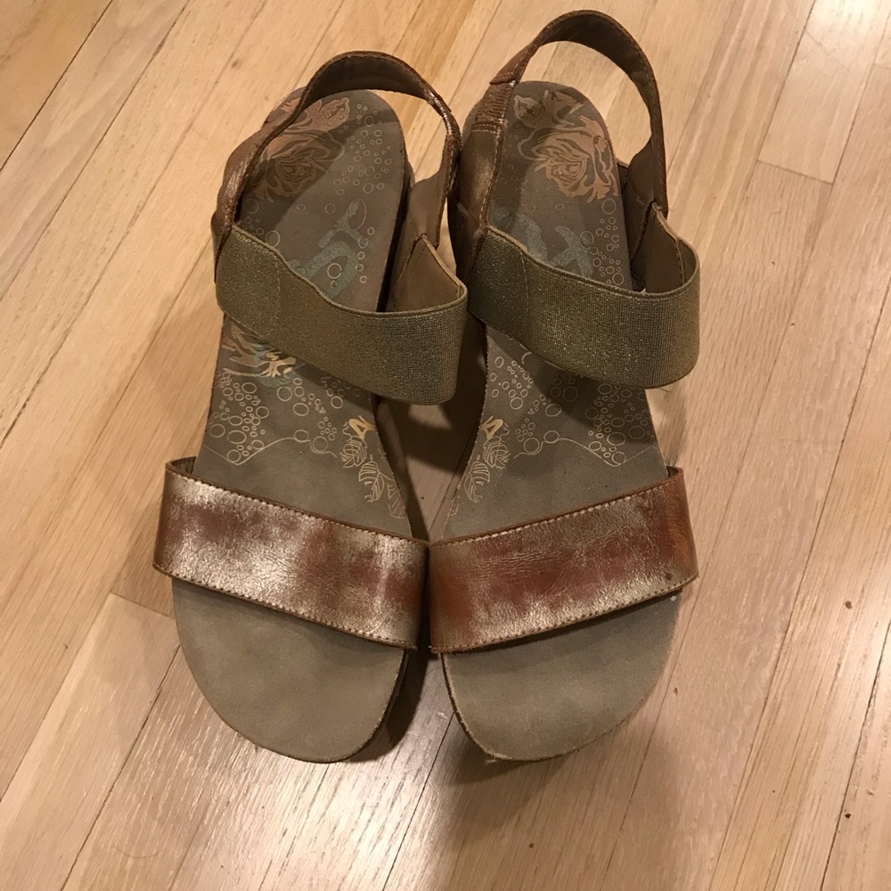 OTBT shoes